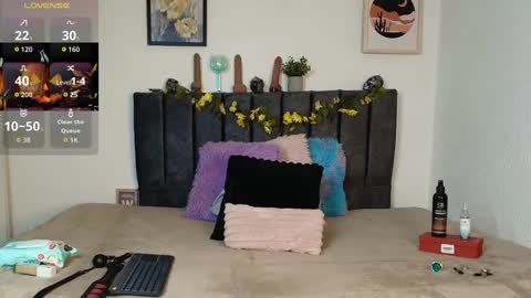 Snapshot of samantha_evans41 chatting on 11-09-25, 02:21 Samantha online show from 11-09-25, 02:21