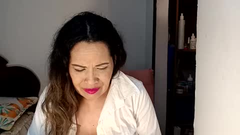 Samantha  Gomez  online show from 12-22-25, 06:10