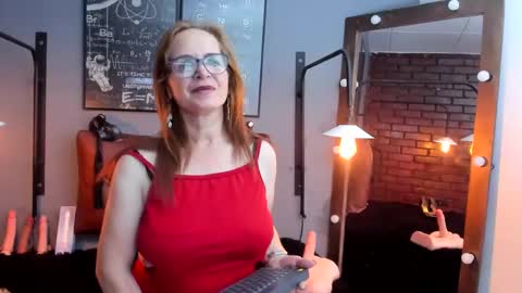 Snapshot of samantha_mature56 chatting on 03-11-25, 05:02 Sam online show from 03-11-25, 05:02