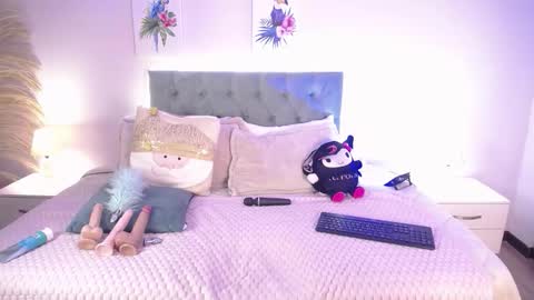 Snapshot of samantha_spike chatting on 12-01-25, 08:08 Samantha online show from 12-01-25, 08:08