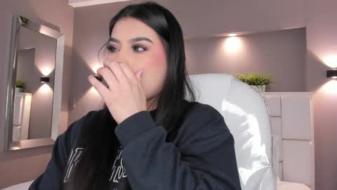 Snapshot of samanthaa_22_ chatting on 01-05-25, 03:53 Samanthaa online show from 01-05-25, 03:53
