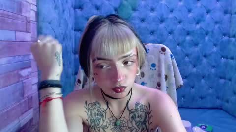 Snapshot of samanthaa_smitth chatting on 10-16-25, 04:13 Samantha Smitth online show from 10-16-25, 04:13