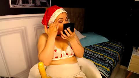 Snapshot of samanthaanderson chatting on 12-15-24, 11:31 Samantha Anderson online show from 12-15-24, 11:31