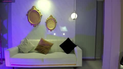 Samantha Klein online show from 10-22-25, 03:29