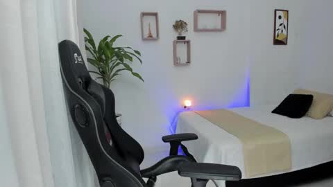 Samantha samy online show from 12-20-24, 06:08