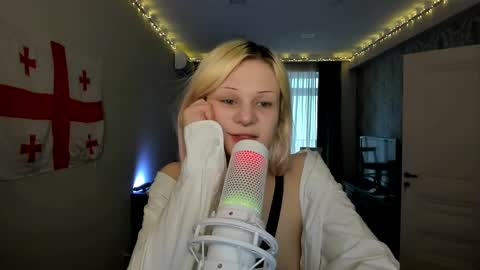 Snapshot of samanthamiasnik1 chatting on 01-18-25, 12:36 Samantha online show from 01-18-25, 12:36