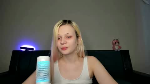 Snapshot of samanthamiasnik1 chatting on 01-25-25, 11:02 Samantha online show from 01-25-25, 11:02