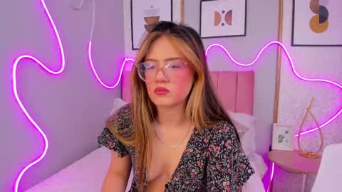 Alejandra  online show from 10-17-25, 12:08