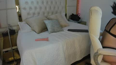 Snapshot of samantharoseee chatting on 10-03-25, 03:31 samantharoseee online show from 10-03-25, 03:31