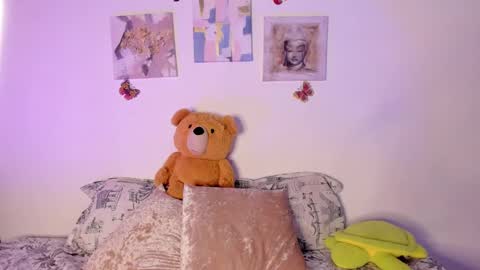 Samara is my name a pleasure delighted that you are here leave your thumb up it is important to me online show from 01-24-25, 10:08