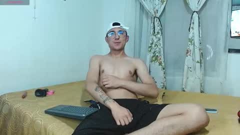 Snapshot of samfox_ chatting on 09-19-25, 06:15 SAM online show from 09-19-25, 06:15