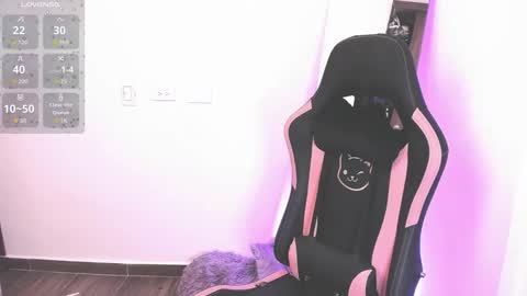 samiacooper25 online show from 09-10-25, 12:32