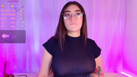 Snapshot of samii_evans chatting on 03-01-25, 06:43 samii evans online show from 03-01-25, 06:43