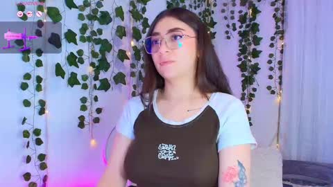 Snapshot of samii_evans chatting on 10-09-25, 04:21 samii evans online show from 10-09-25, 04:21