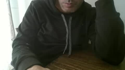 Snapshot of samise25 chatting on 01-15-26, 03:27 samise25 online show from 01-15-26, 03:27