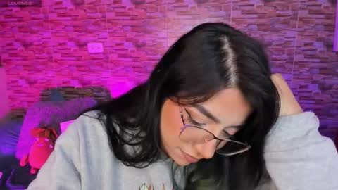 Snapshot of sammy_bunny1 chatting on 02-18-26, 04:30 Samantha online show from 02-18-26, 04:30