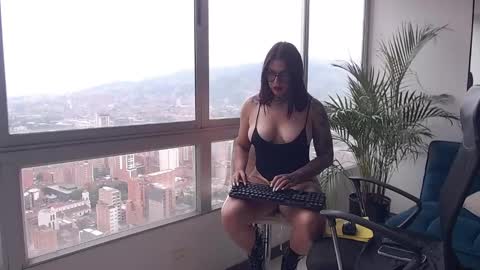 Snapshot of sammy_inks chatting on 01-08-26, 08:22 Sammy online show from 01-08-26, 08:22