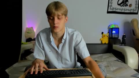 Sam online show from 09-22-25, 05:42