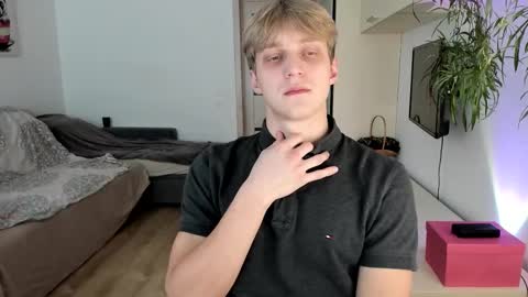 Sam online show from 10-10-25, 09:52