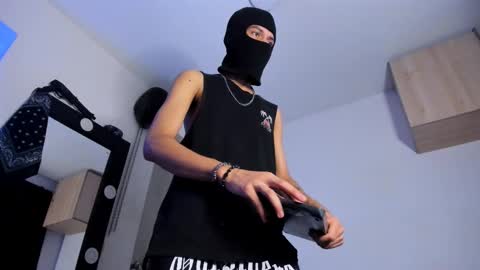   online show from 10-24-25, 06:54