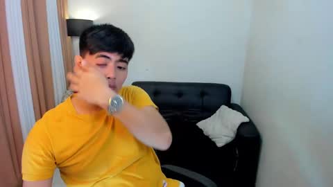 Snapshot of samuelangelo chatting on 02-04-25, 08:13 Sam online show from 02-04-25, 08:13