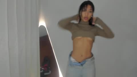 Snapshot of samy_jonnes_ chatting on 01-17-25, 11:51 Hello I am absent due to a family calamity I will return soon-hola estoy ausente por un problema familiar volvere pronto. online show from 01-17-25, 11:51