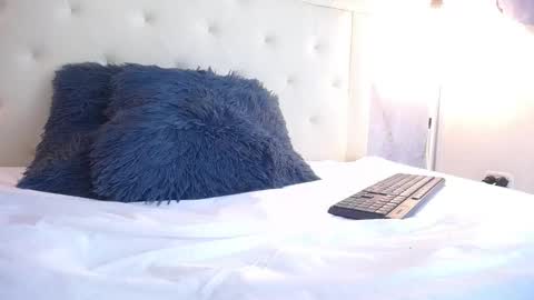 S A M A N T H A  online show from 11-20-25, 02:39