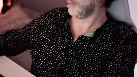 Sanders online show from 02-11-25, 02:25