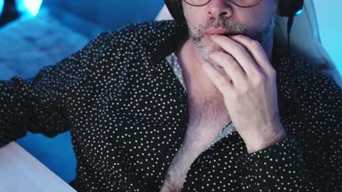 Sanders online show from 02-20-25, 03:01