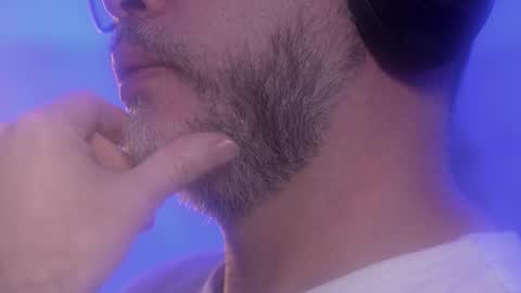 Sanders online show from 10-24-25, 01:03