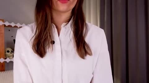 Snapshot of sandili chatting on 11-01-25, 12:34 Isabel but you can call me Bella online show from 11-01-25, 12:34