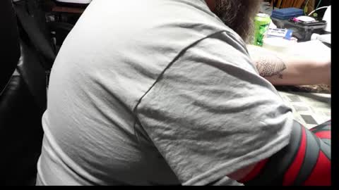 sandj133117 online show from 02-02-25, 07:57