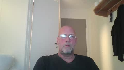 Snapshot of sandnesrune523 chatting on 10-19-25, 11:11 sandnesrune523 online show from 10-19-25, 11:11