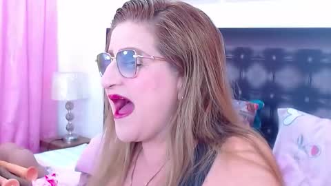 SANDRA online show from 09-23-25, 11:35