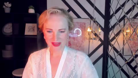 Sandra online show from 02-24-25, 05:43