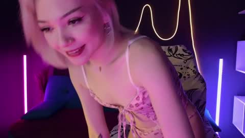 Snapshot of sandraboyl chatting on 02-07-25, 11:12 Sandy online show from 02-07-25, 11:12