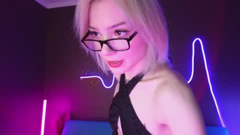 Snapshot of sandraboyl chatting on 02-09-25, 04:14 Sandy online show from 02-09-25, 04:14