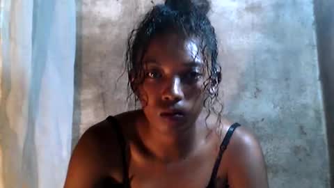 Snapshot of sandrine718 chatting on 01-06-26, 07:01 sandrine718 online show from 01-06-26, 07:01