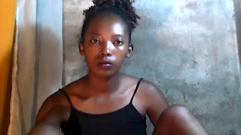 Snapshot of sandrine718 chatting on 01-10-26, 09:44 sandrine718 online show from 01-10-26, 09:44