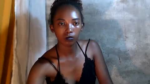 Snapshot of sandrine718 chatting on 01-12-26, 01:05 sandrine718 online show from 01-12-26, 01:05