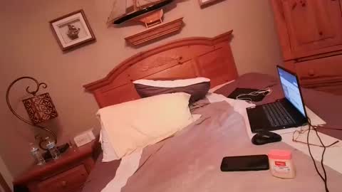 Snapshot of sandy5662 chatting on 09-11-25, 12:22 sandy5662 online show from 09-11-25, 12:22