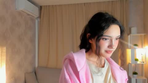 Leya online show from 10-19-25, 06:19