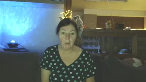 sanroom online show from 12-16-25, 03:39