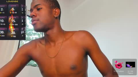 Snapshot of santi_brown1 chatting on 01-19-25, 10:39 Santibrown online show from 01-19-25, 10:39