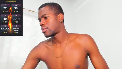 Snapshot of santi_brown1 chatting on 01-25-25, 10:50 Santibrown online show from 01-25-25, 10:50