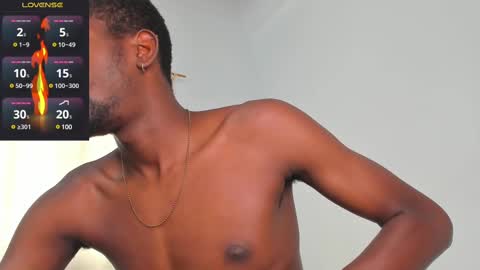 Snapshot of santi_brown1 chatting on 02-03-25, 08:03 Santibrown online show from 02-03-25, 08:03