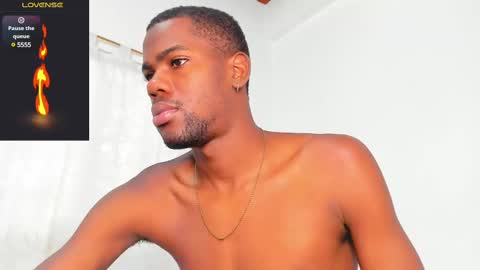 Snapshot of santi_brown1 chatting on 02-23-25, 10:42 Santibrown online show from 02-23-25, 10:42