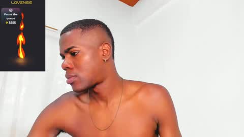 Snapshot of santi_brown1 chatting on 03-09-25, 10:52 Santibrown online show from 03-09-25, 10:52