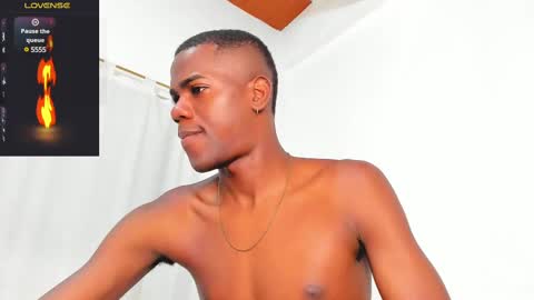 Snapshot of santi_brown1 chatting on 03-10-25, 05:00 Santibrown online show from 03-10-25, 05:00