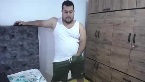 Snapshot of santi_hothot chatting on 10-23-25, 07:12 Santiago online show from 10-23-25, 07:12